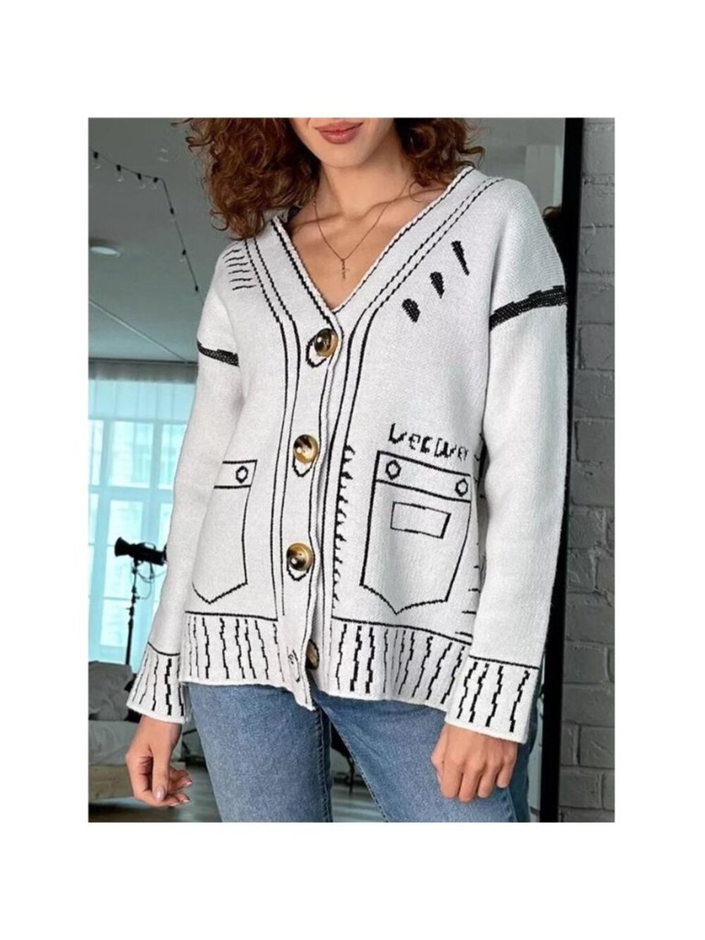Contrast Graphic V-Neck Button-Down Cardigan